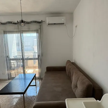 Apartment 2 Min Away From